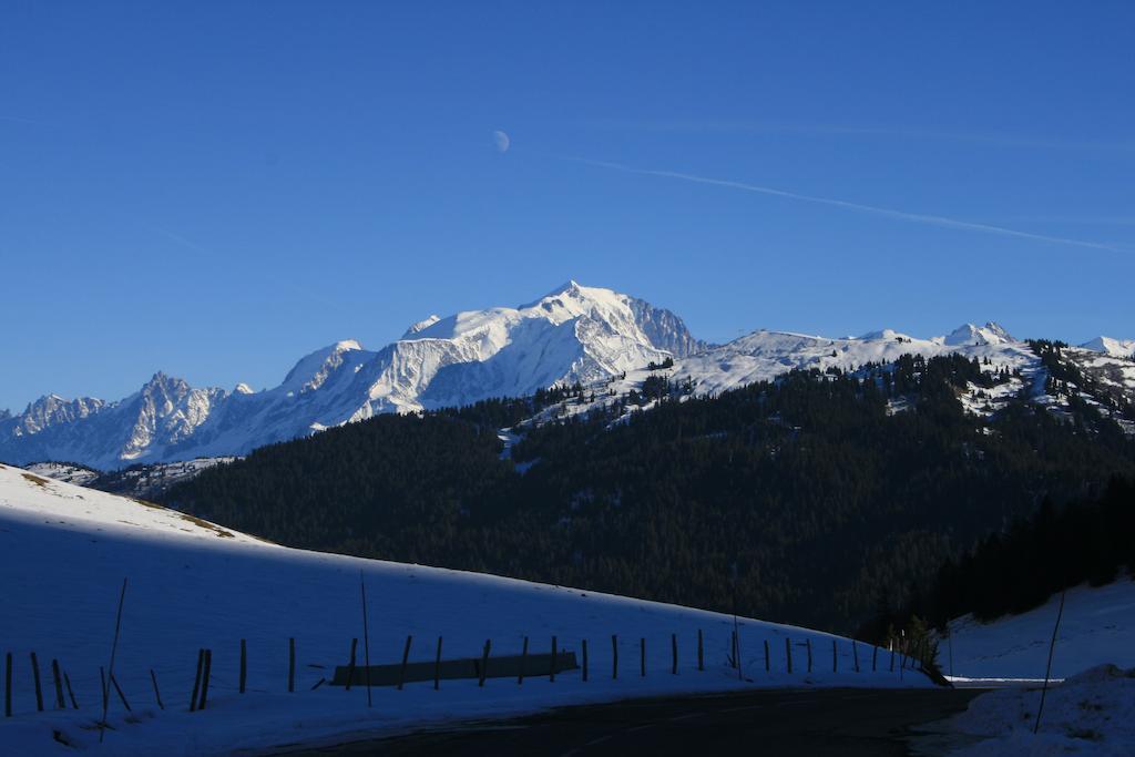 Les 4 Vallees Hotell Albertville Eksteriør bilde